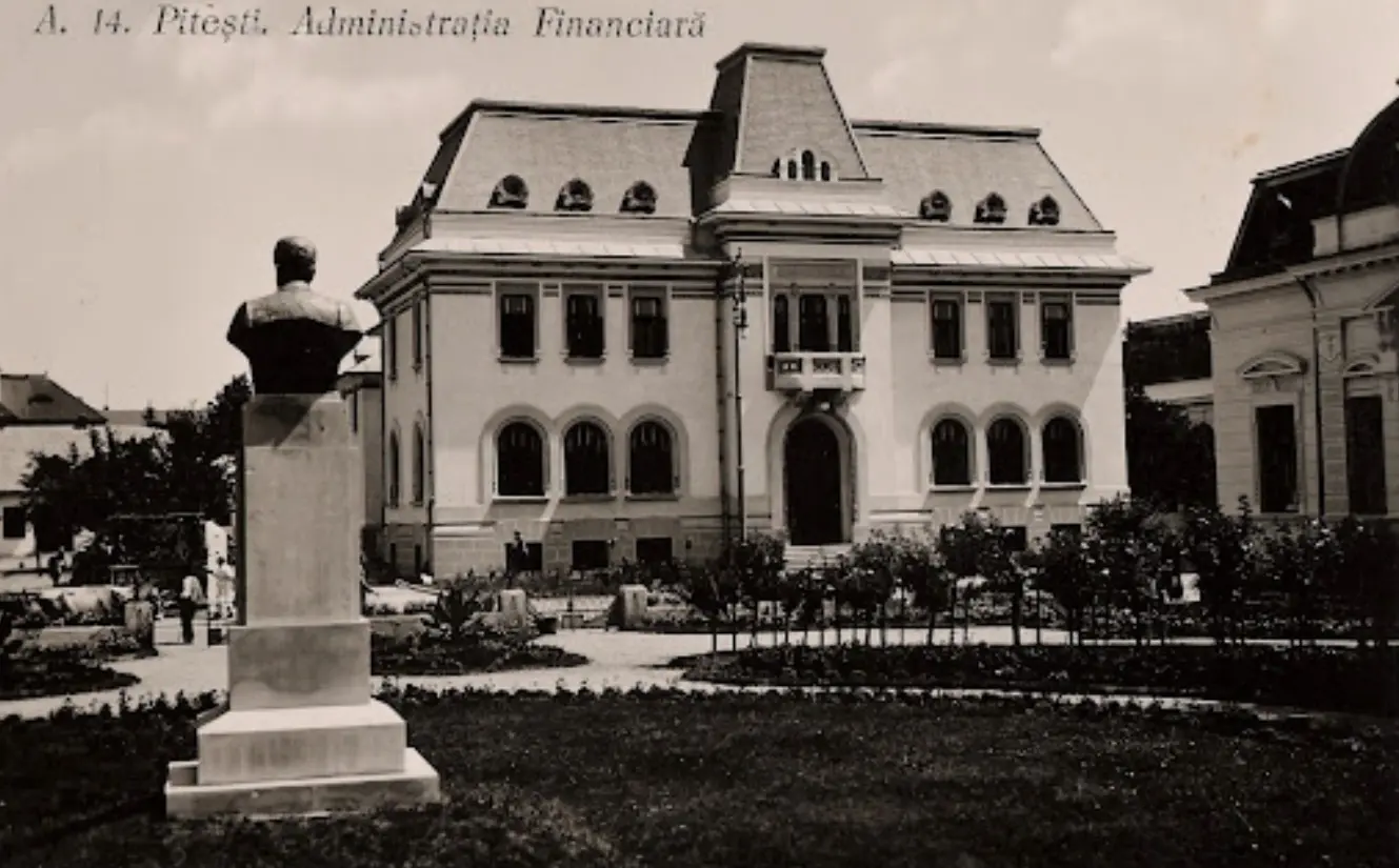 Cladirea Primăriei Pitesti Cladirea Primăriei Pitesti