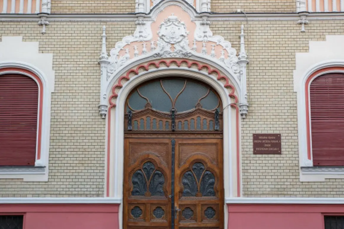 Palatul Rimanóczy K. jr. - Reședința Episcopiei Ortodoxe Române, din Oradea Palatul Rimanóczy K. jr. - Reședința Episcopiei Ortodoxe Române, din Oradea