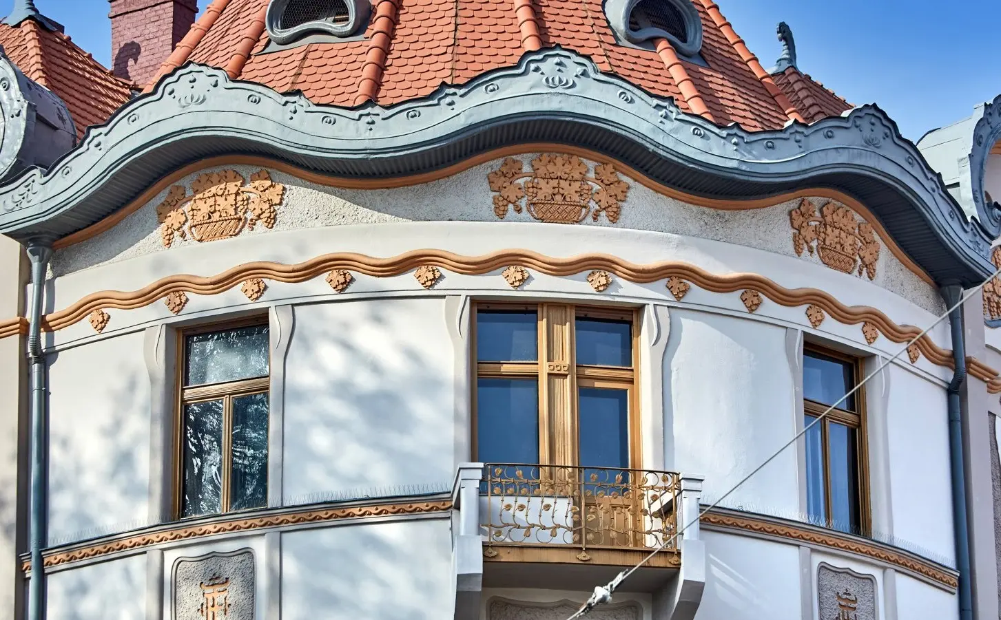 Palatul Fuchsl - primul palat în stil secession din Oradea