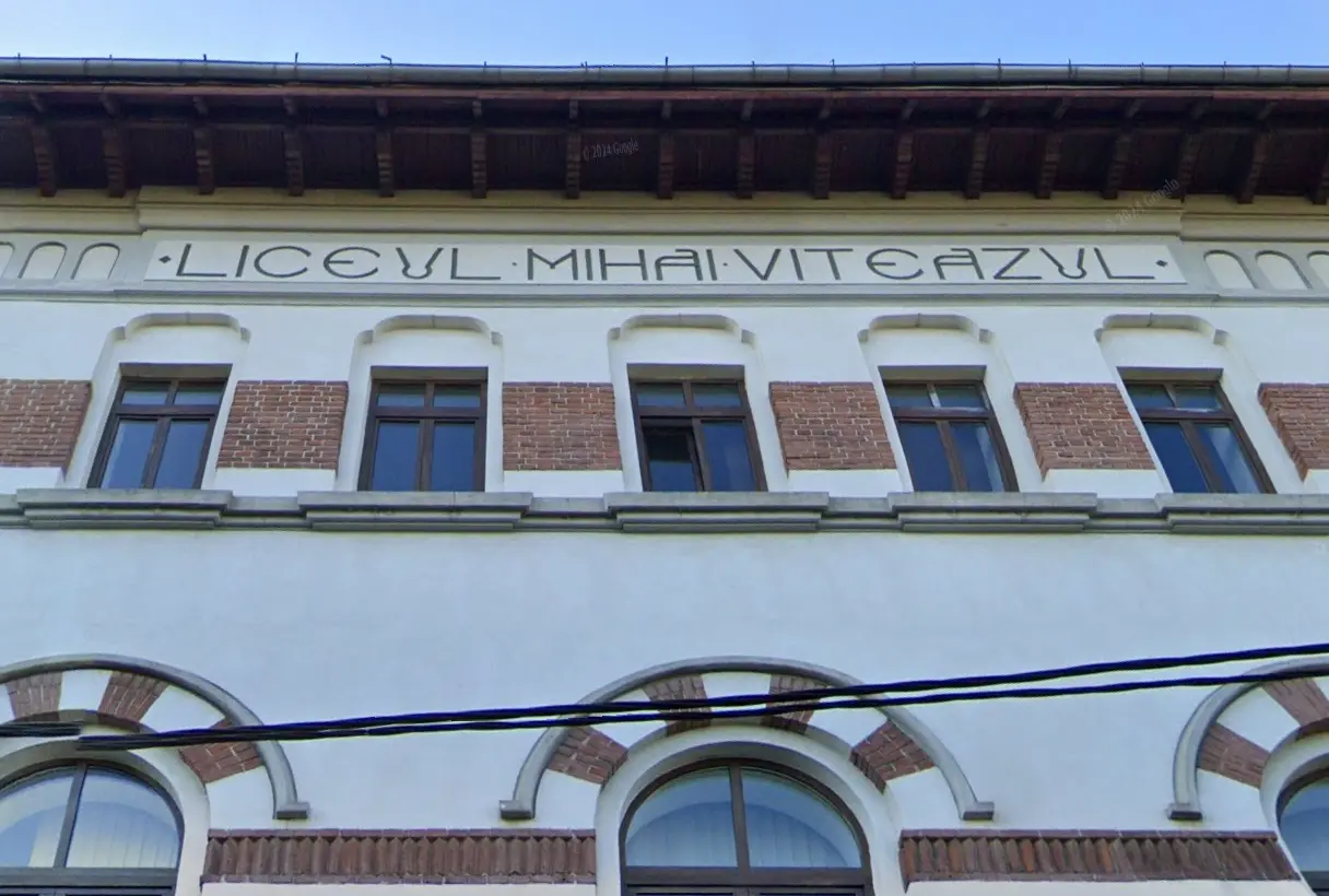 Colegiul Național Mihai Viteazul din București, bd. Pache Protopopescu Colegiul Național Mihai Viteazul din București, bd. Pache Protopopescu