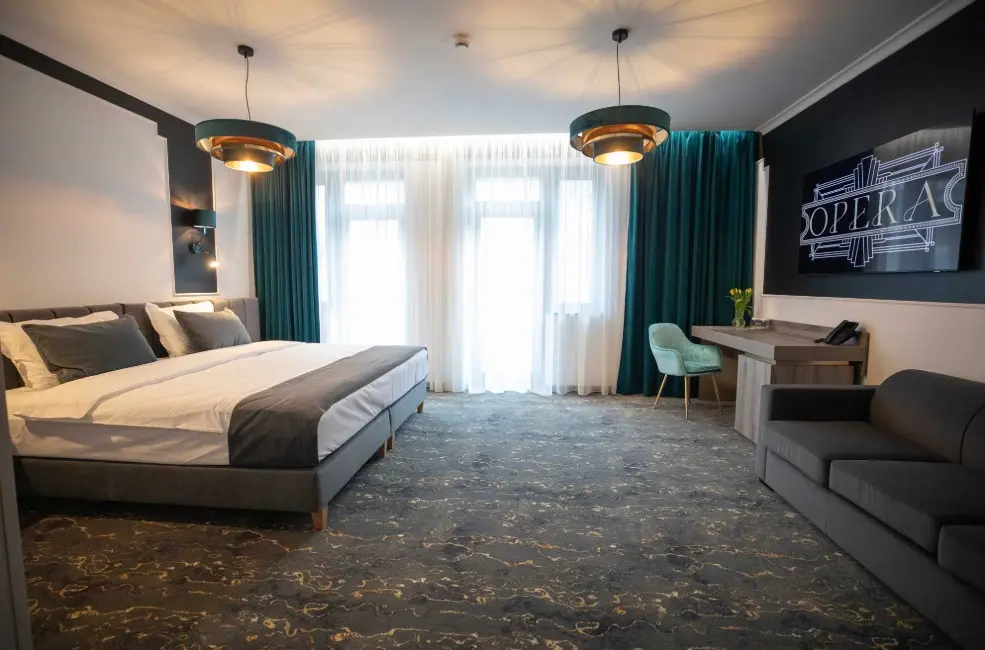 Hotel Opera, fost Carlton, din Timișoara, str. Piatra Craiului