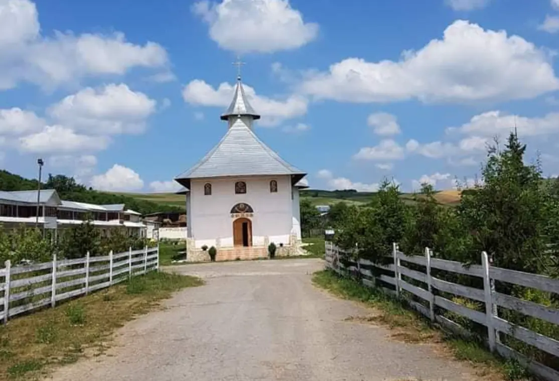 Mănăstirea Plopana, Bacău