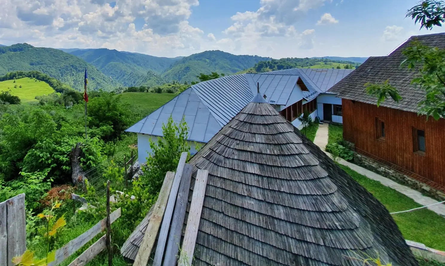Schitul Sfântul Ierarh Modest, Argeș