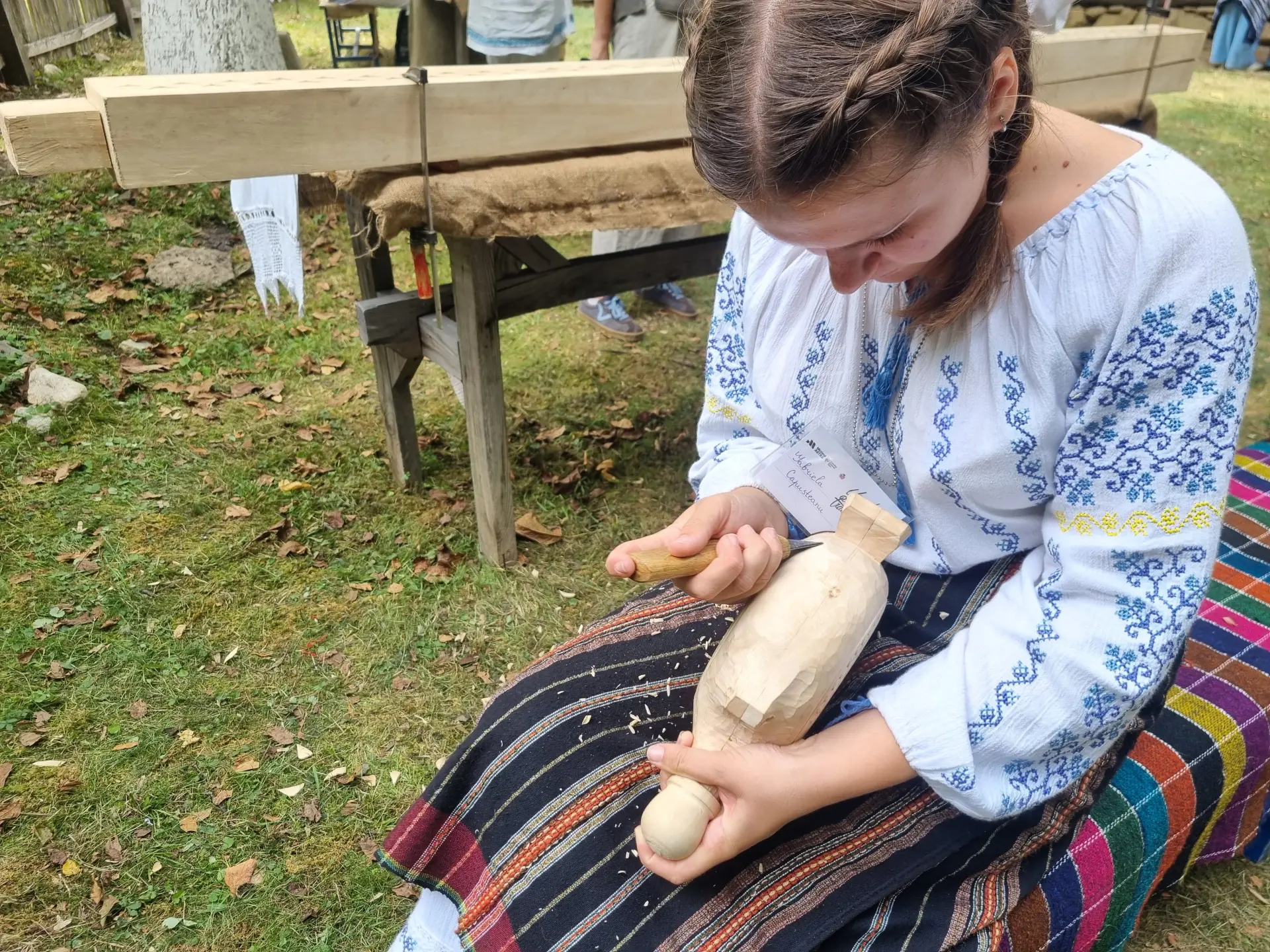 Capusteanu Gabriela, prelucrarea artistică a lemnului