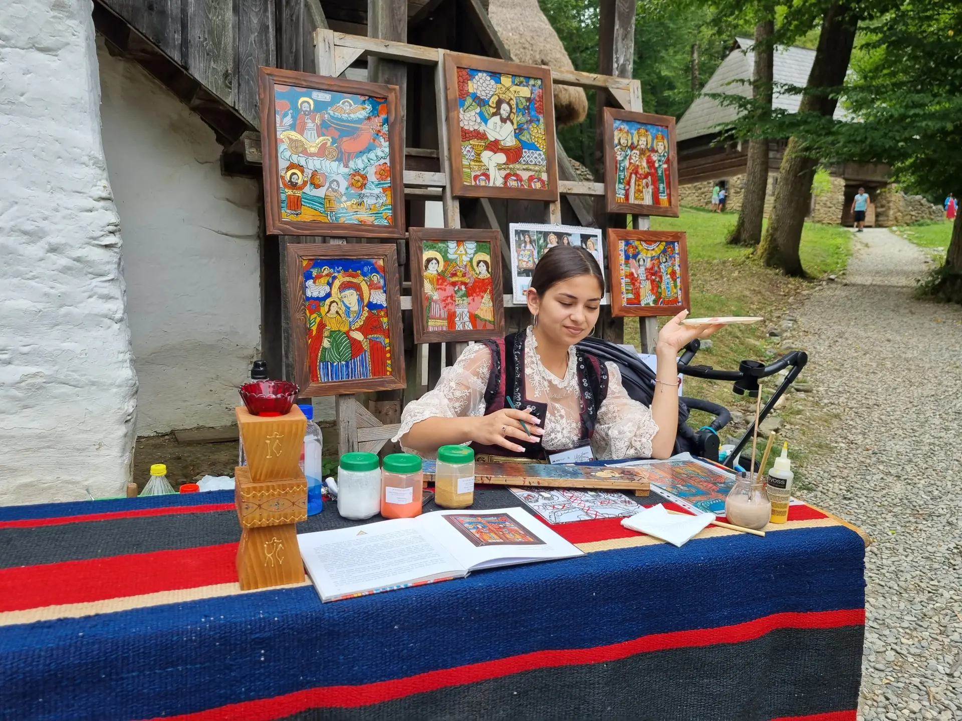 Gheorghiță Mutu Alessia, pictat icoane pe sticlă