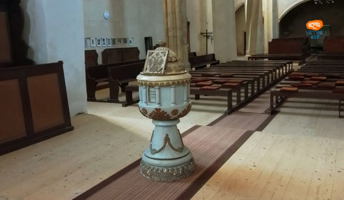 Biserica fortificată din Moșna