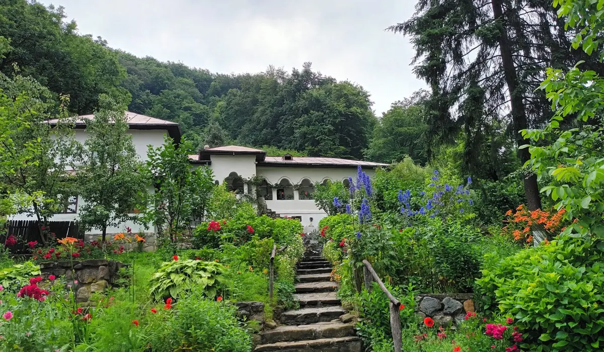Mănăstirea Jgheaburi, Vâlcea
