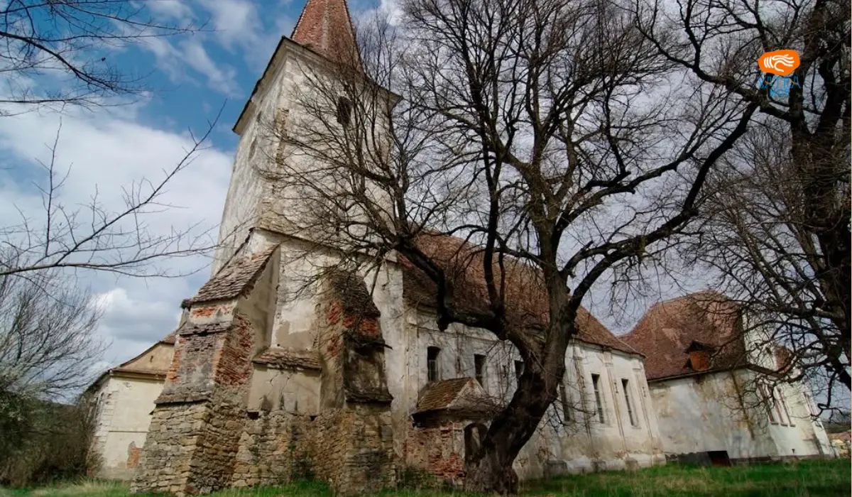 Biserica fortificată din Vărd