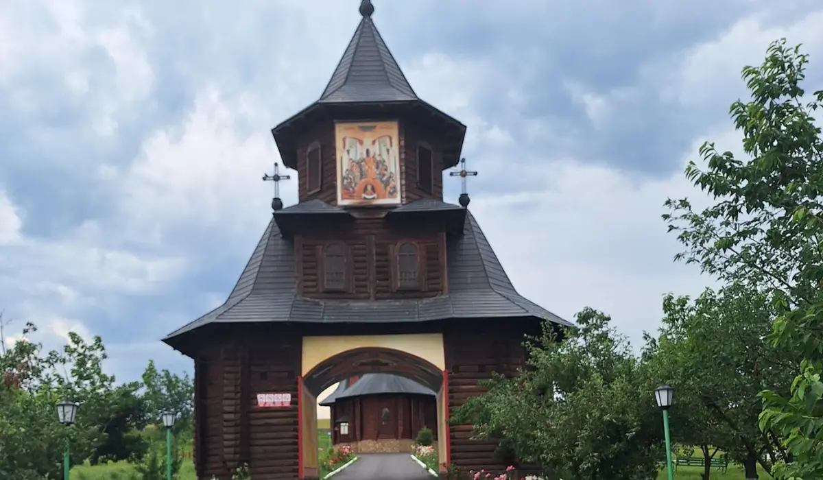 Schitul Pogorârea Duhului Sfânt – Drăgești, Vaslui