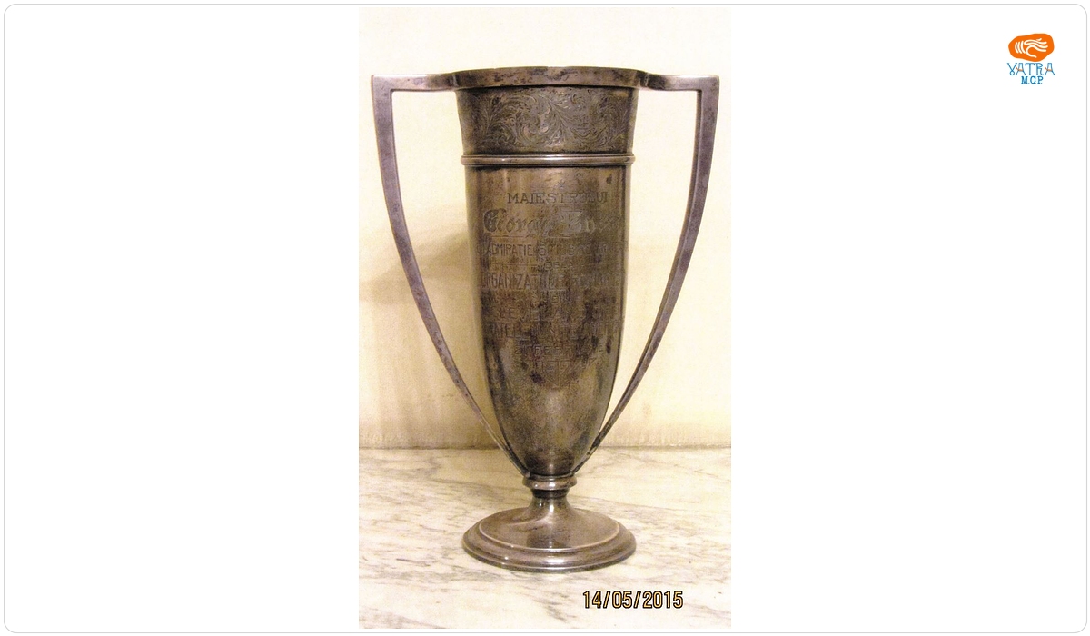 Vas decorativ Art Deco (Cupă cu anse)