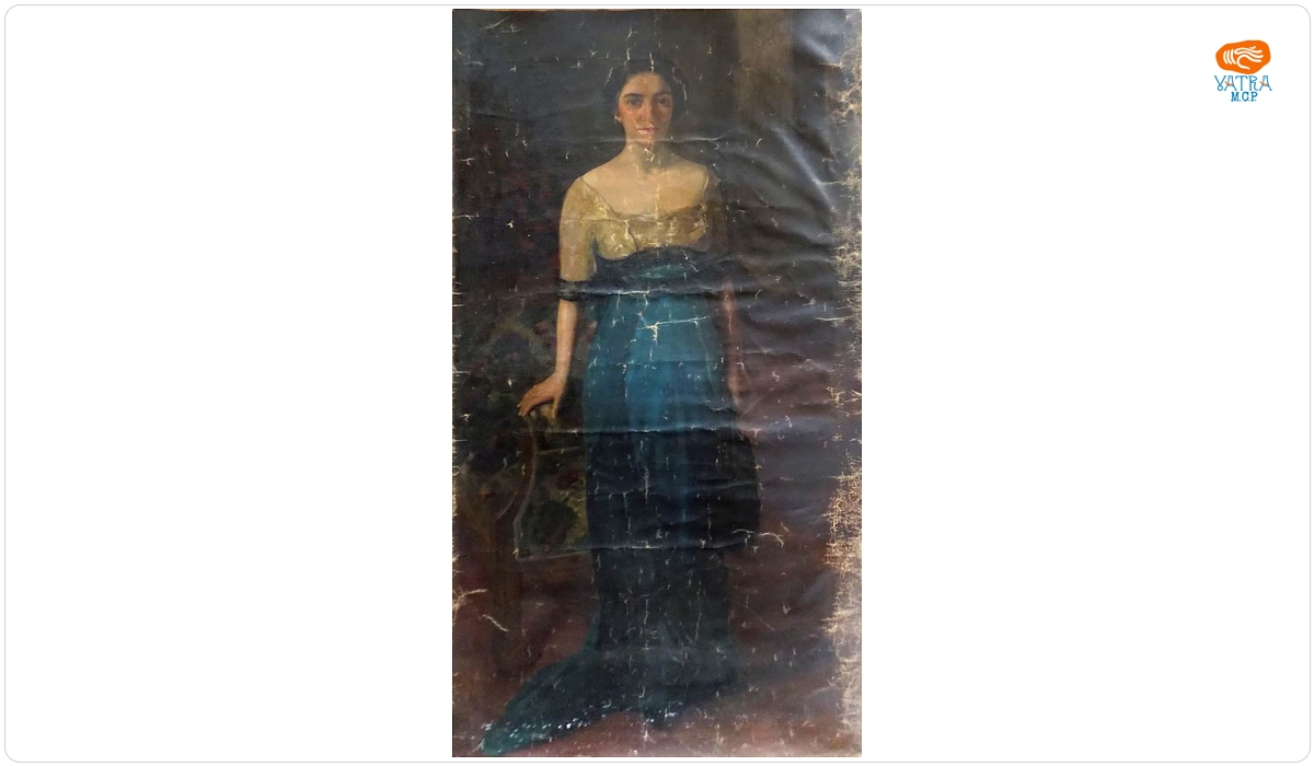 Portret de femeie în ținută de seară