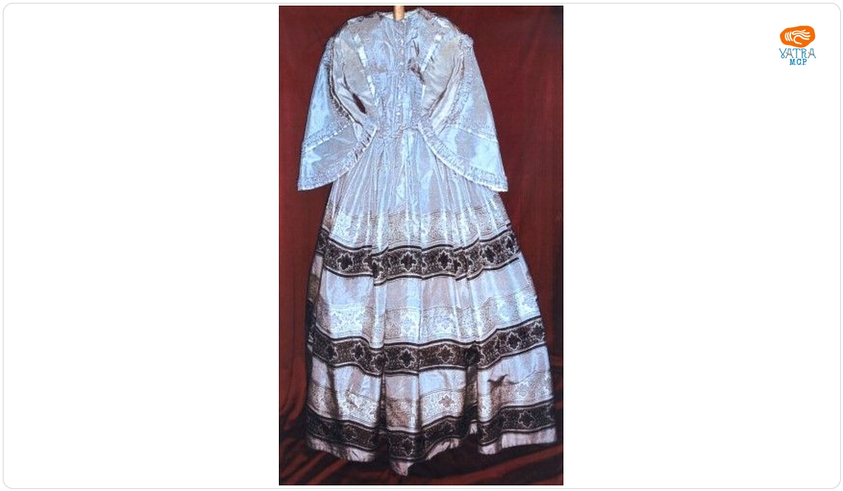 Rochie cu crinolină