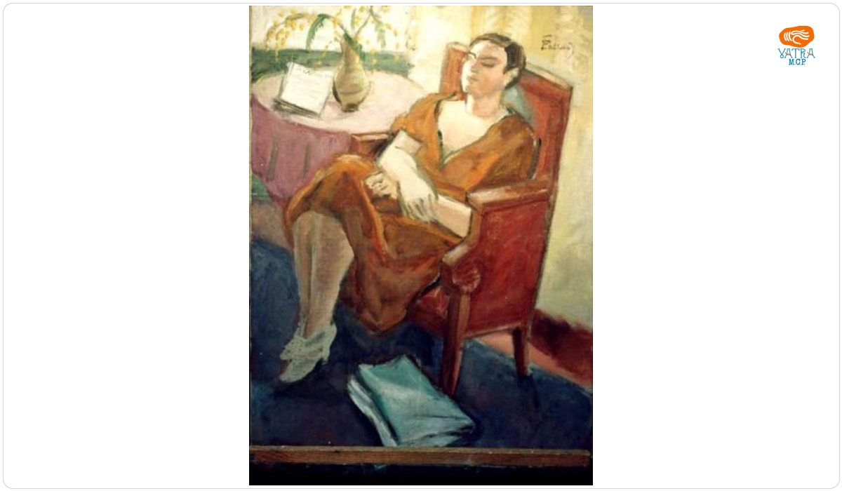 Femeie în fotoliu roșu