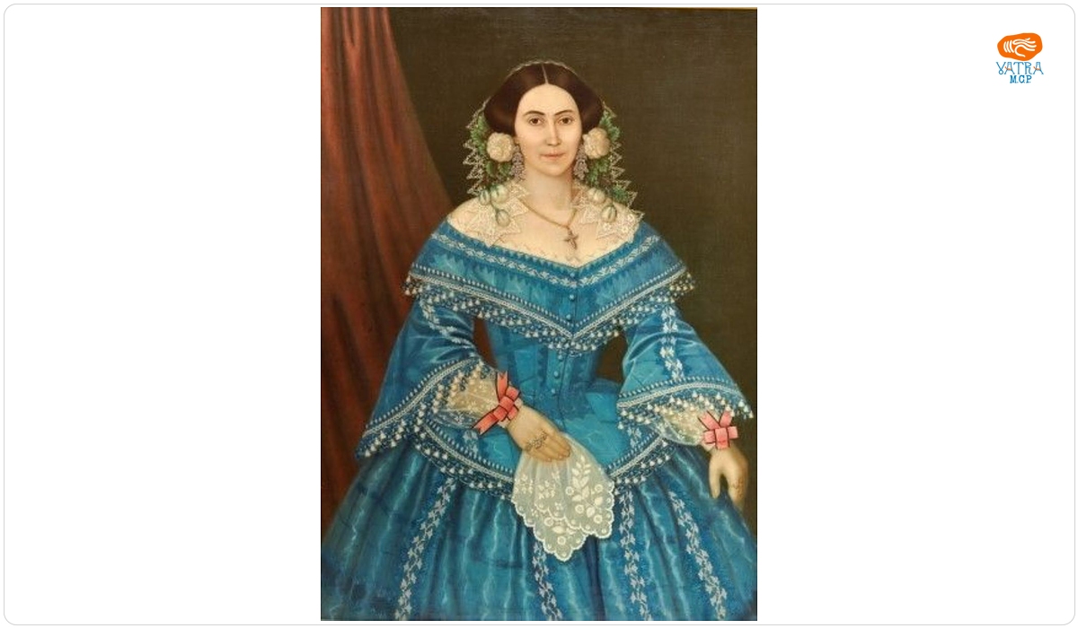 Portret de femeie cu rochie albastră