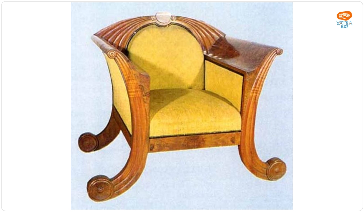 Garnitură de salon (sofa, o pereche de berjere, masă)