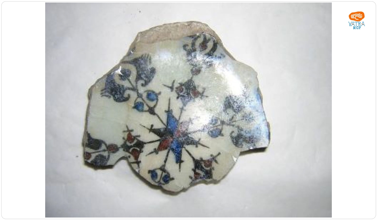 Fragment de farfurie sau bol