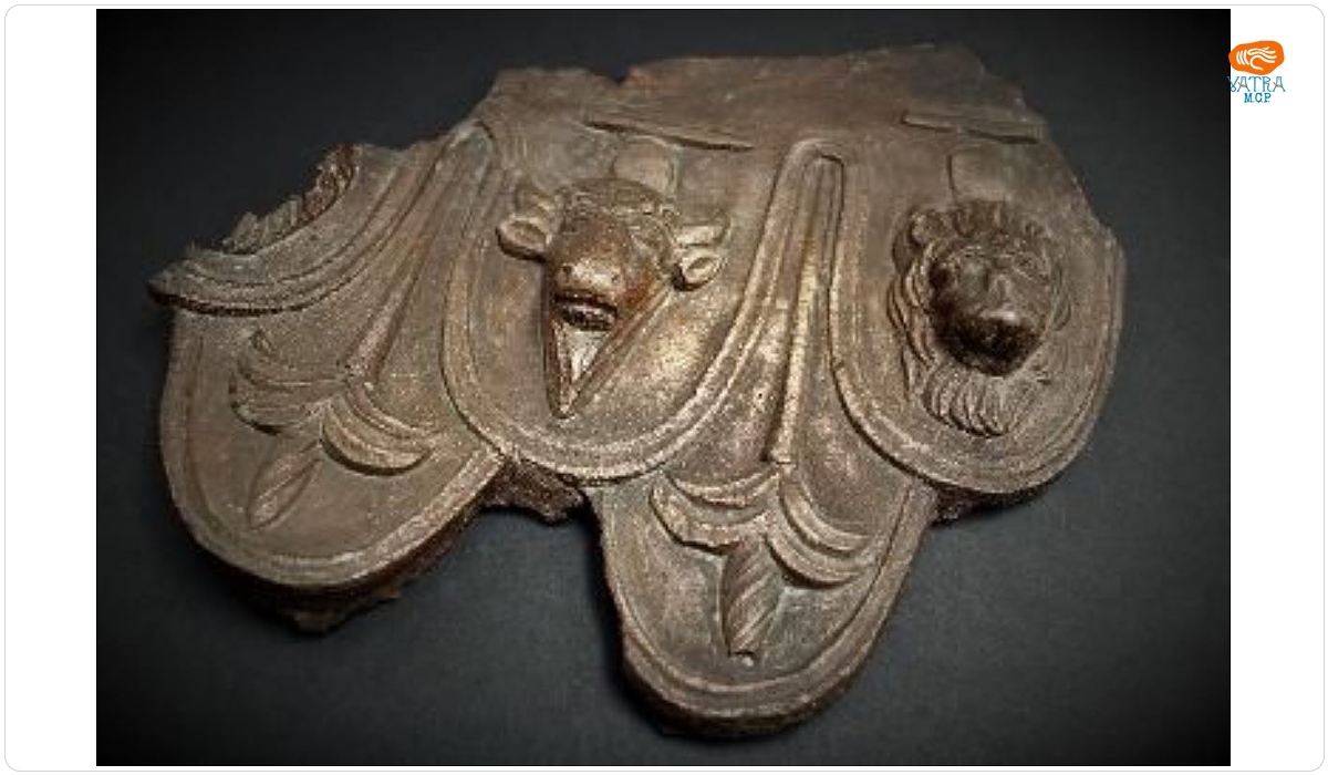 Fragment statuie