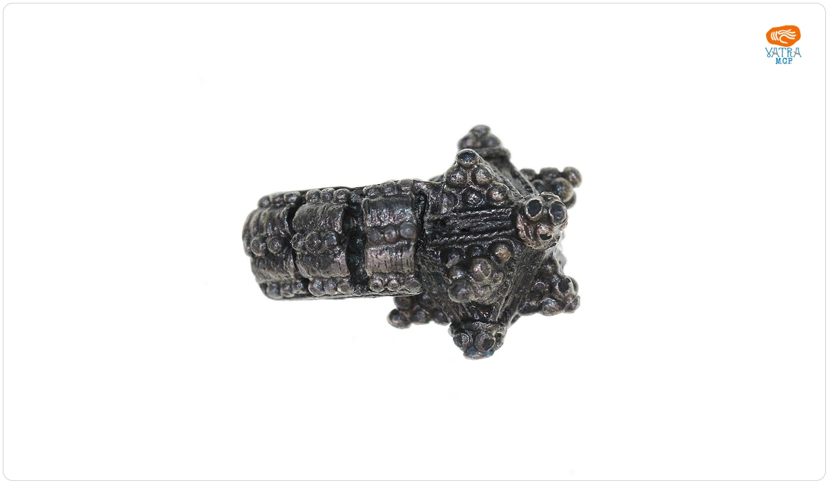 Fragment de cercel de tâmplă