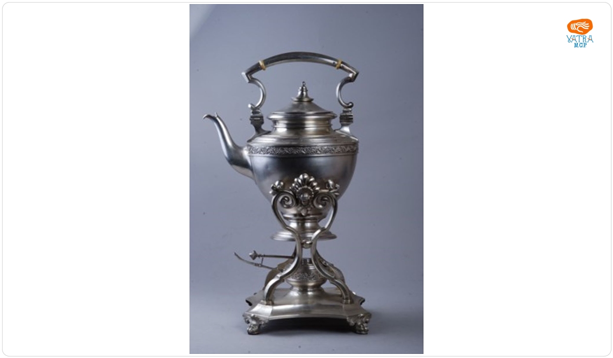 Samovar cu ceainic pe suport cu spirtieră
