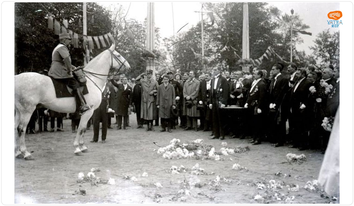 Regele Ferdinand I, călare