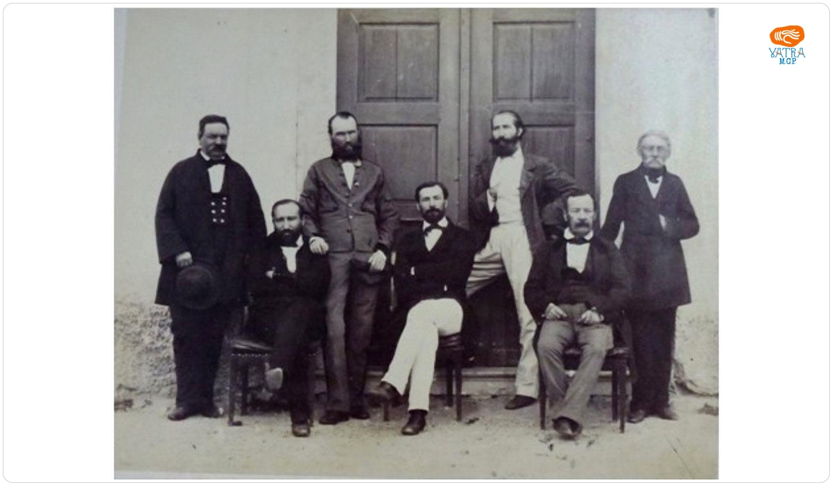 Grup de bărbați