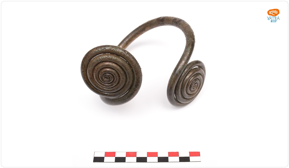 Brățară din bronz cu capete spiralate
