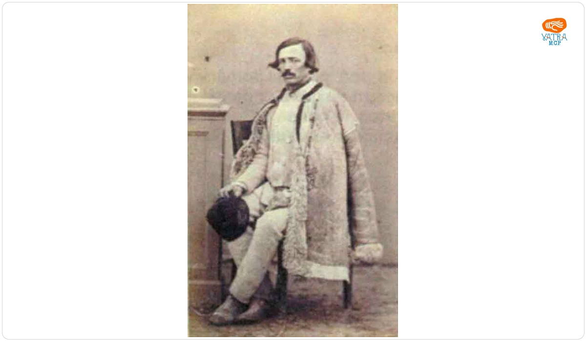 Bărbat în costum popular românesc de sărbătoare
