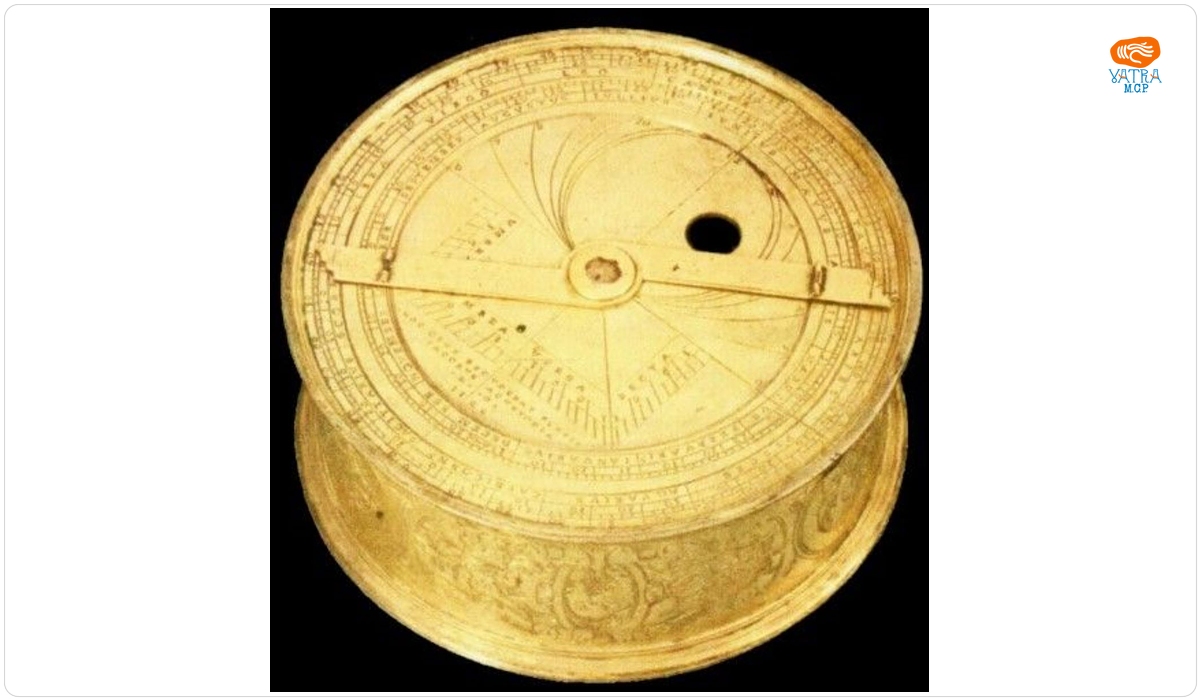 Ceas de mână cu mecanism astronomic