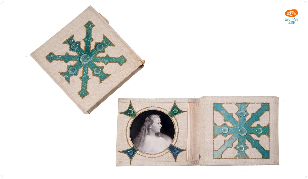 Regina Maria a României — Album pliant cu fotografiile principesei Elisabeta a României