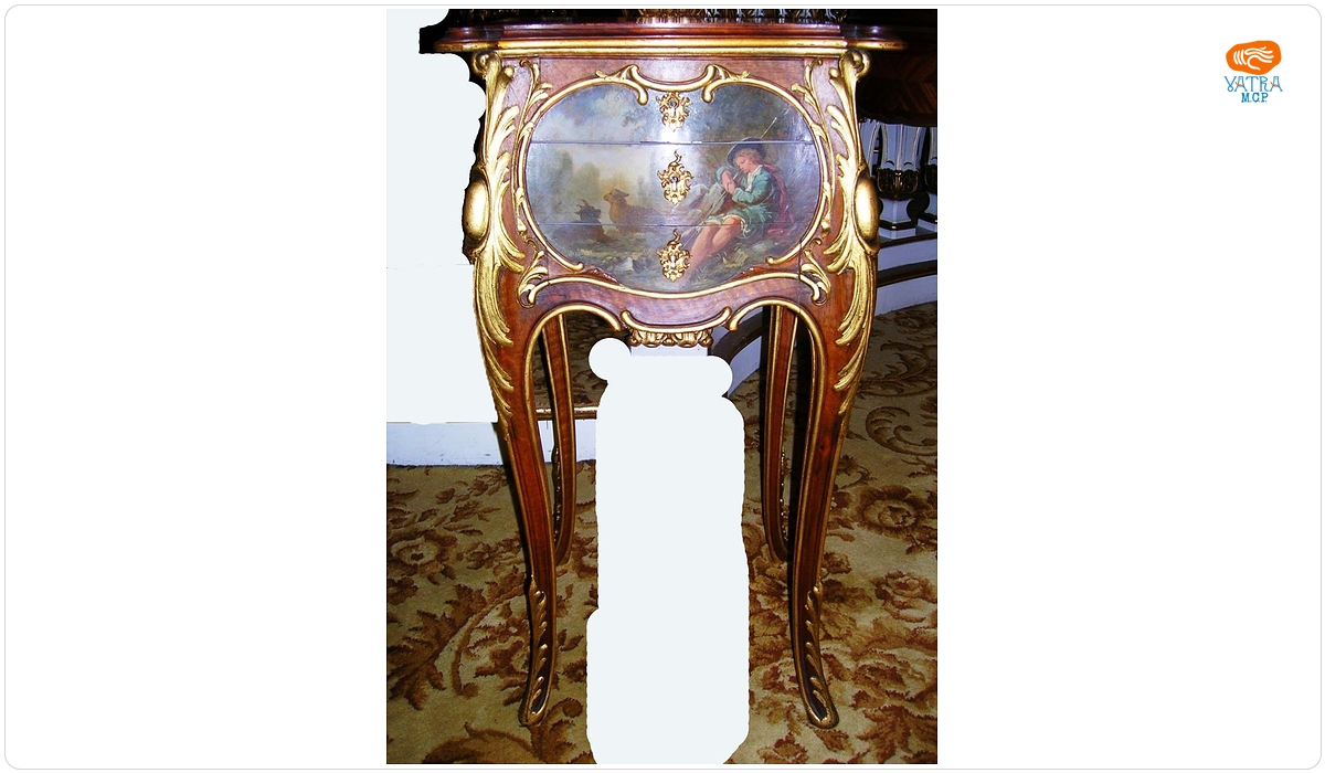 Măsuță chiffonier