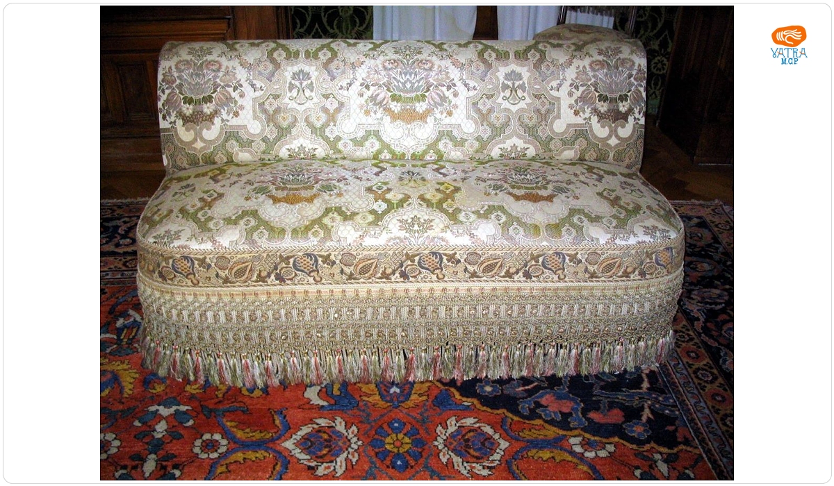 Canapea tip „ottoman”