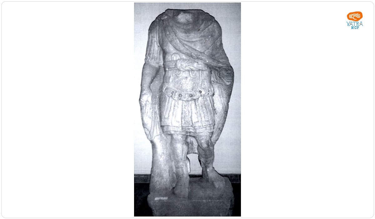 Statuie de împărat roman acefală