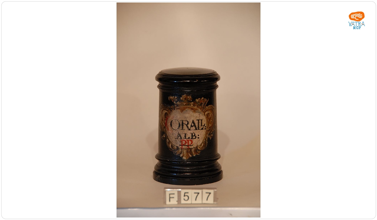 Borcan din lemn negru signatură în stil baroc