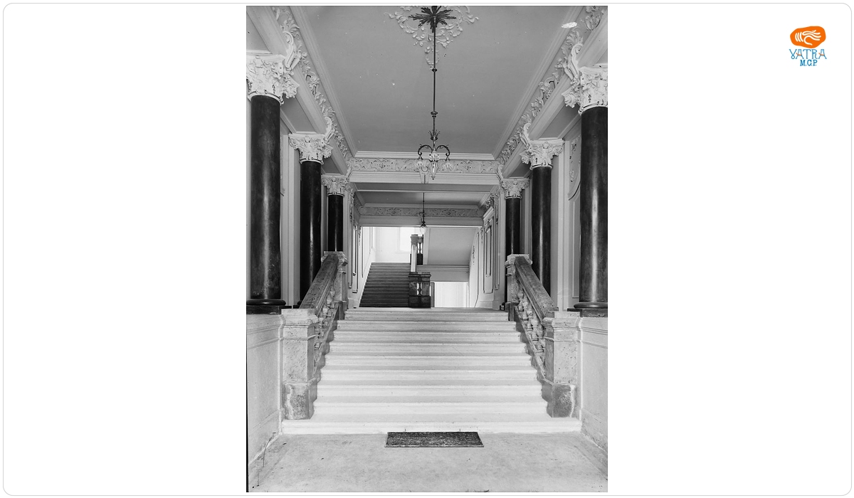 Muzeul „Astra” din Sibiu - scara monumentală din interior