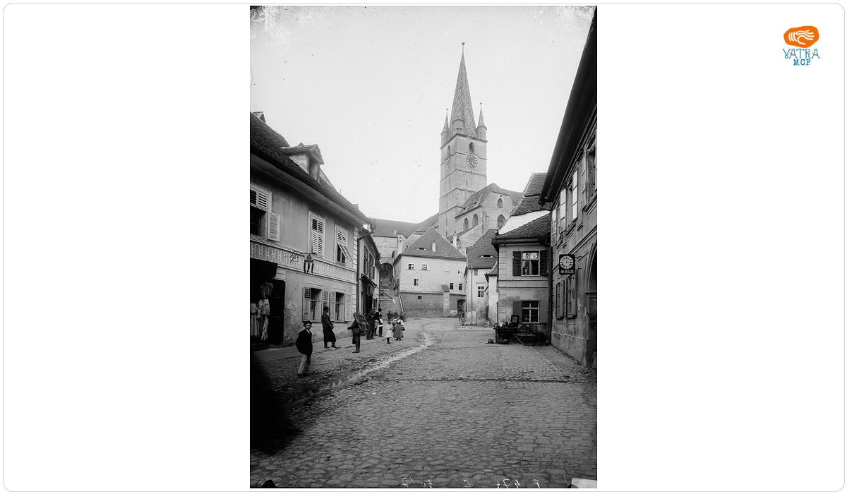 Turnul Bisericii Evanghelice din Sibiu văzut dinspre str.Turnului.