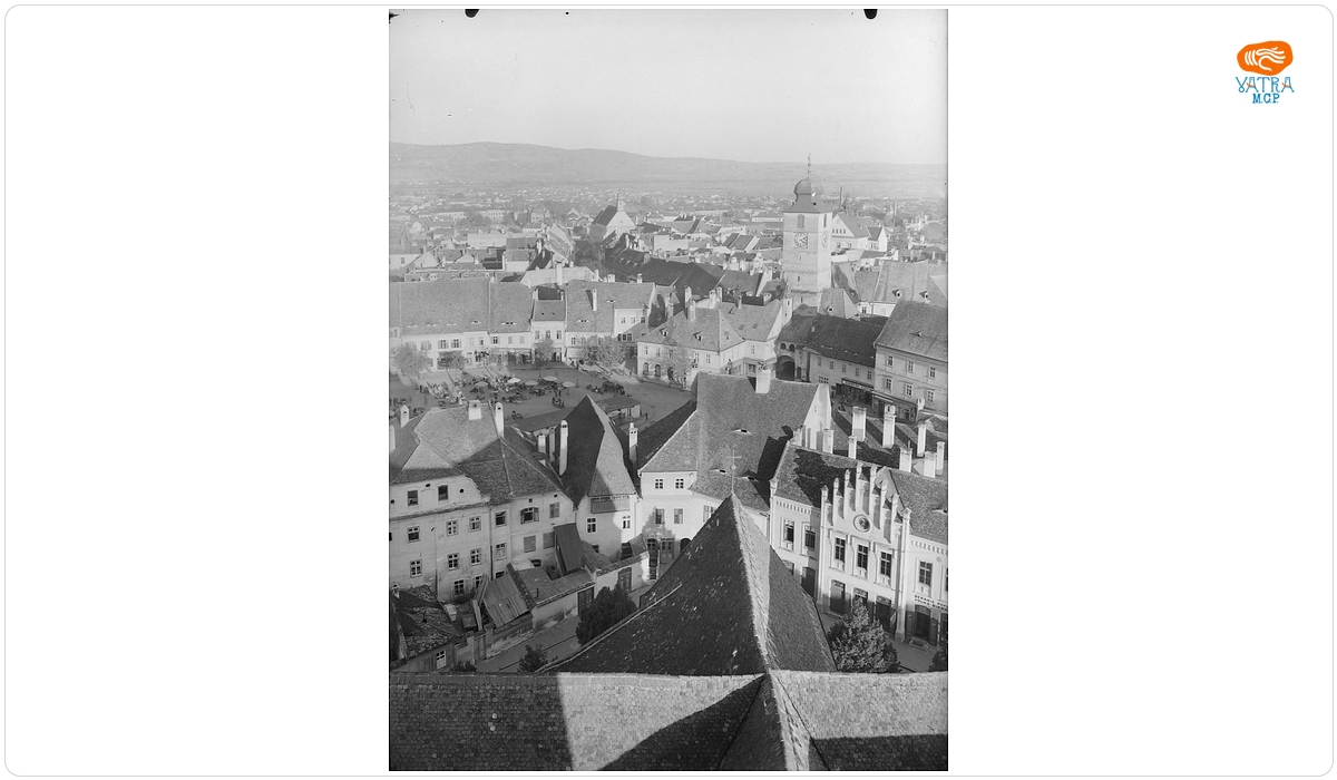 Vedre panoramică a orașului Sibiu înspre S-E, din turnul bisericii evanghelice.