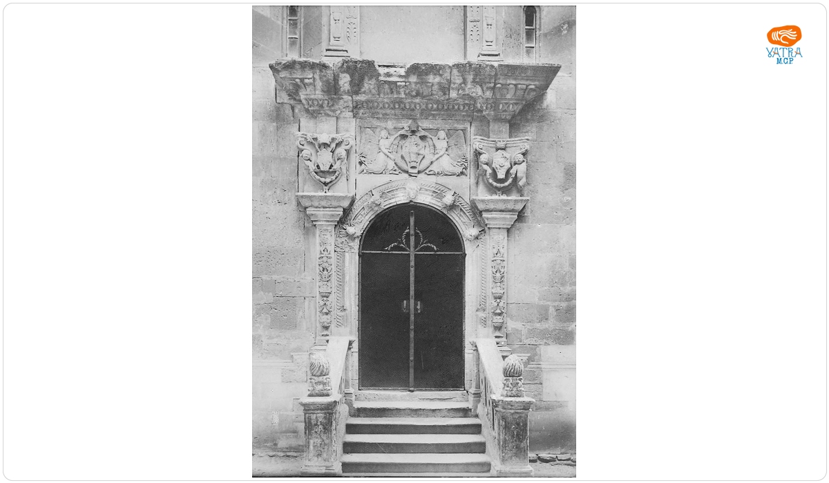 Catedrala Romano-Catolică din Alba Iulia - portalul renascentist al capelei