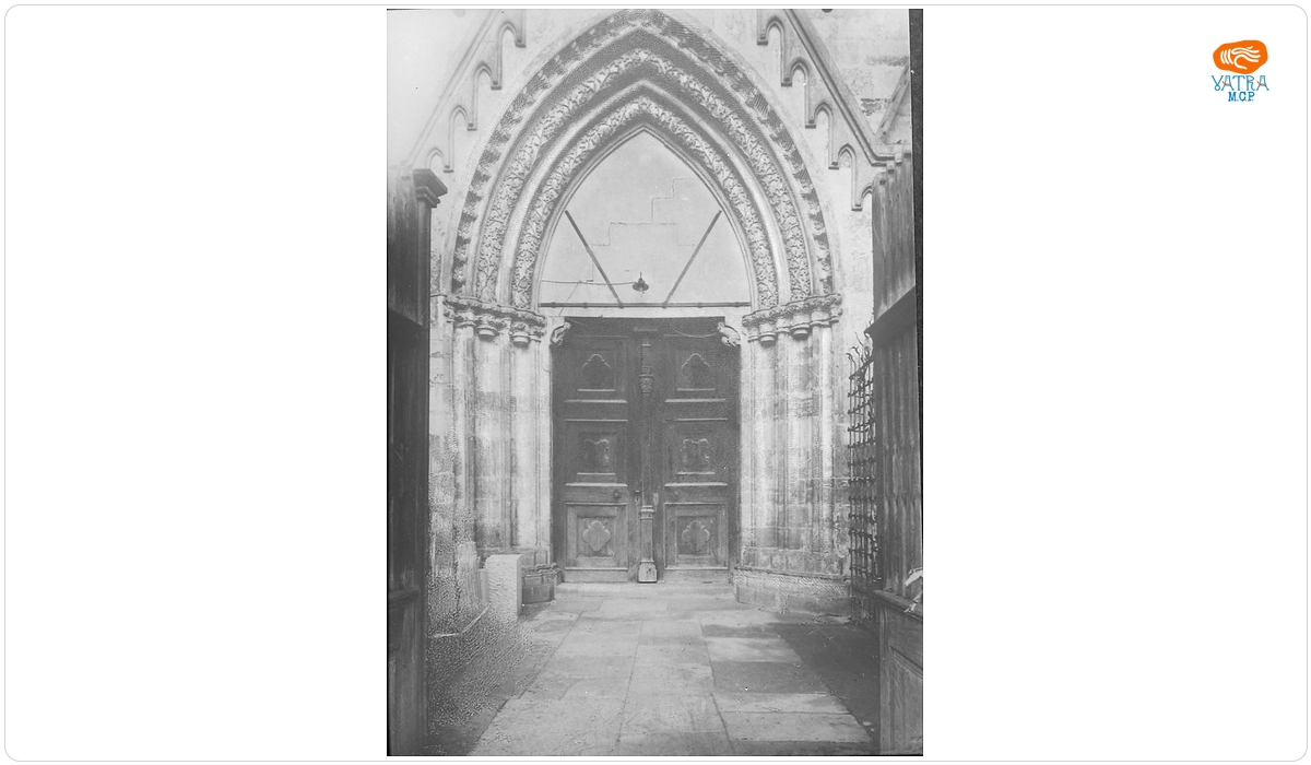 Catedrala Romano-Catolică din Alba Iulia - portalul de vest