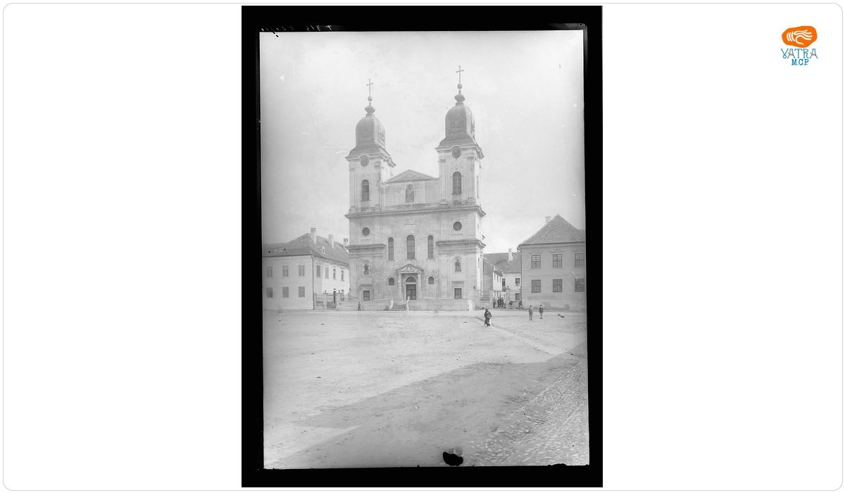 Fațada Catedralei greco-catolice din Blaj