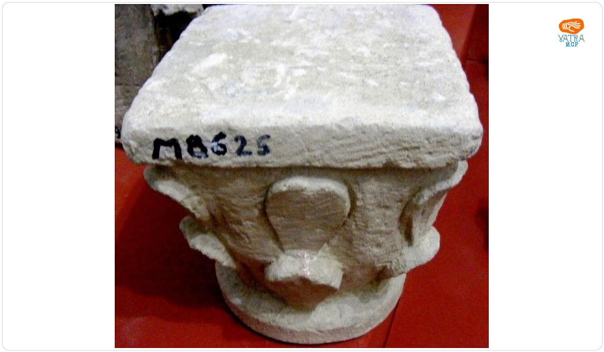 Capitel cu frunze de acant