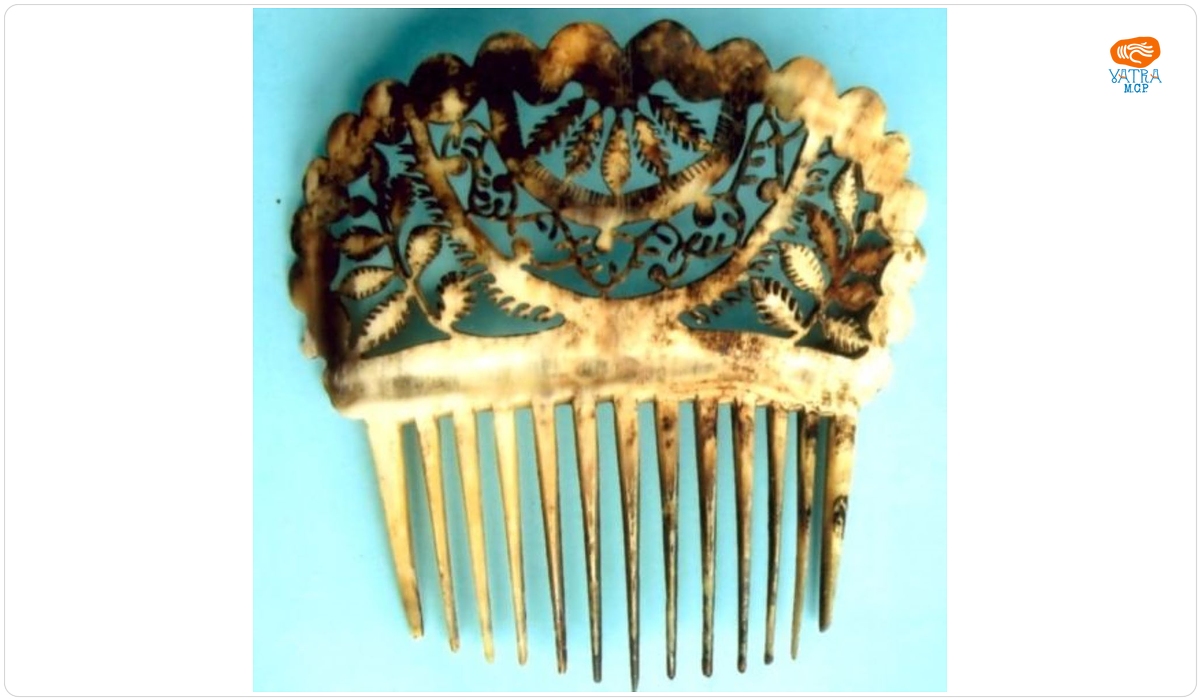 Pieptene din corn bovin în formă de diademă