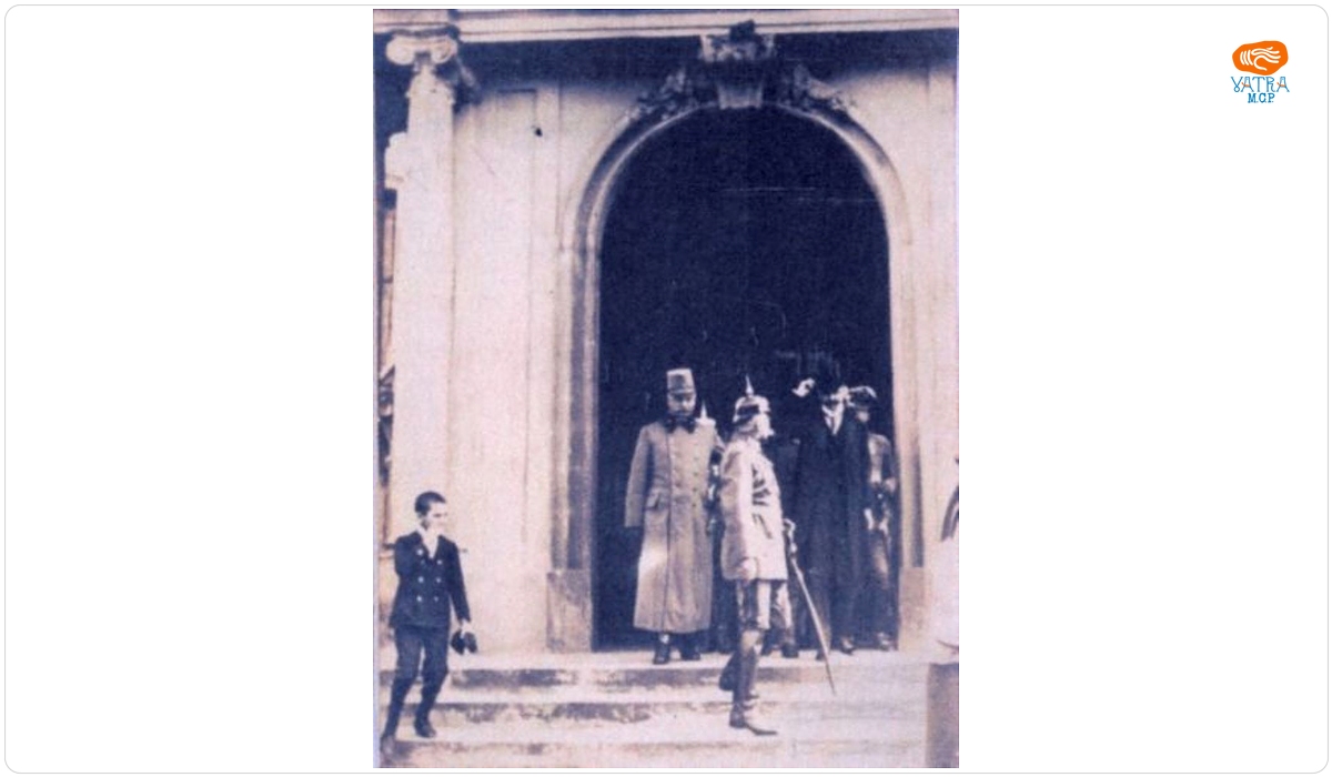 Generalul Mackensen (și alții) ieșind din Domul Romano-Catolic din Timișoara