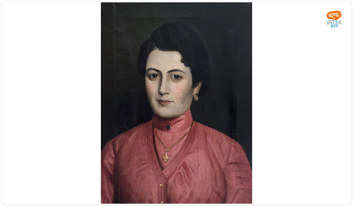 Tânără femeie brunetă