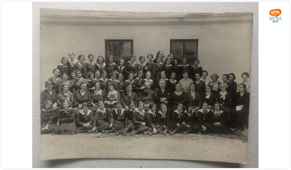 Toma Chiricuță cu promoția 1933 de la Liceul „Domnița Ileana”