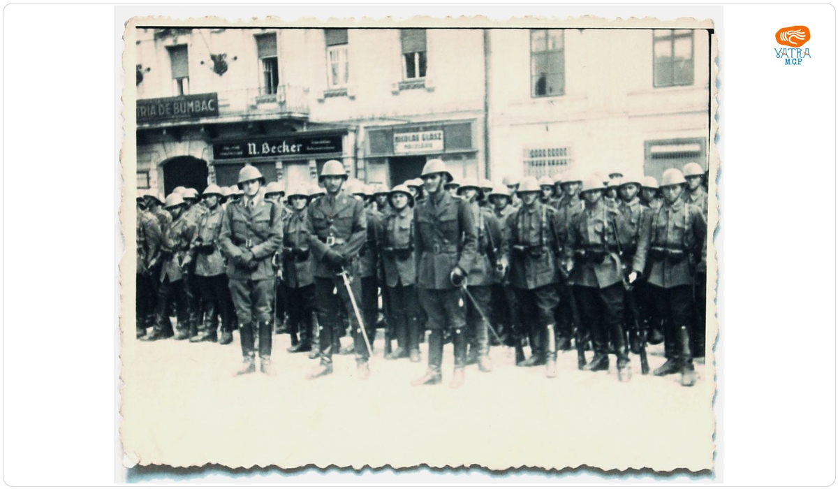 Escadronul 3 al Regimentului 2 Roșiori, defilând