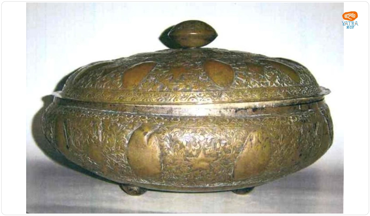 Caserolă din alamǎ argintatǎ