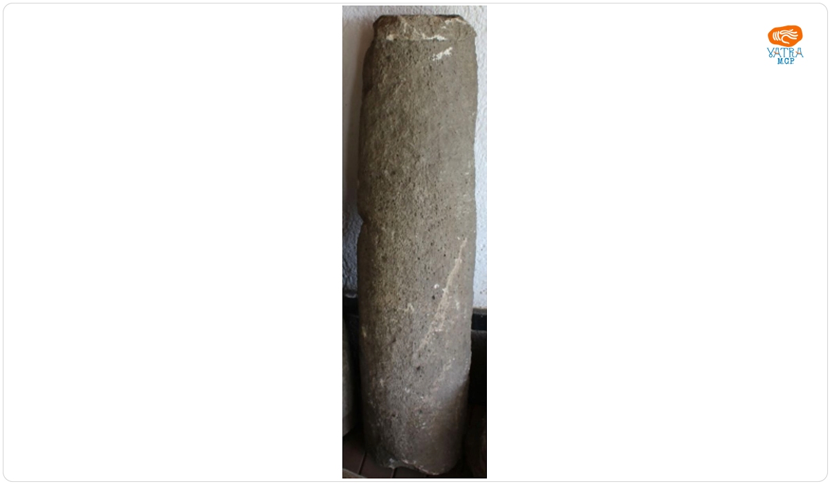 Fragment coloană spartă pe jumătate