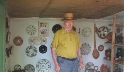 Dumitru Șchiopu - 'nea Mitrică, maestrul ceramicii scăldate în caolin de la Vlădești
