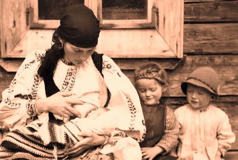 NAȘTEREA. Obiceiuri care marchează momente importante din viaţa omului
