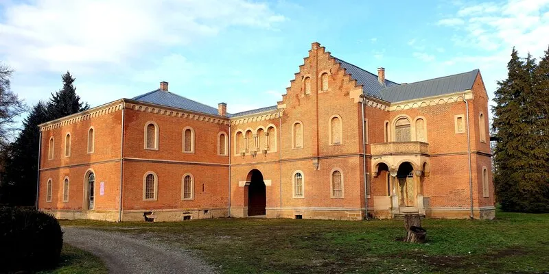 Castelul Roșu, Hemeiuș, Bacău